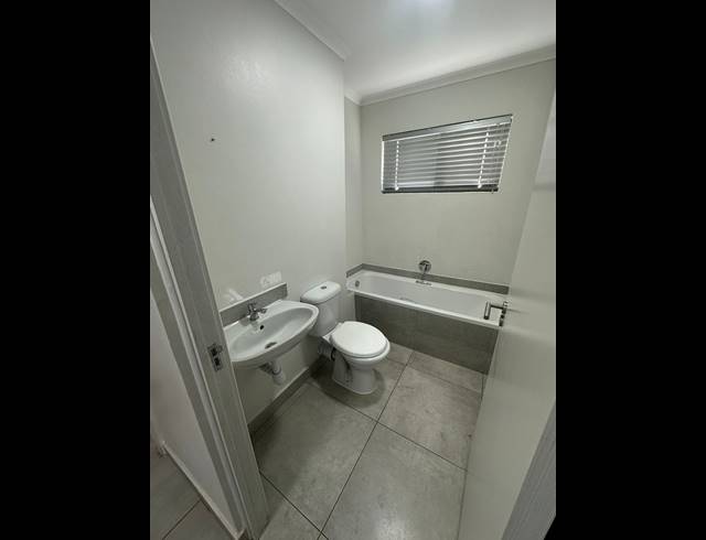 3 BEDROOM APARTMENT FOR SALE IN HAYFIELDS